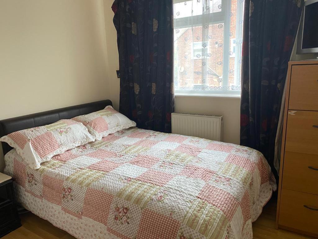 Specious Room In Northolt Northolt  Exterior foto